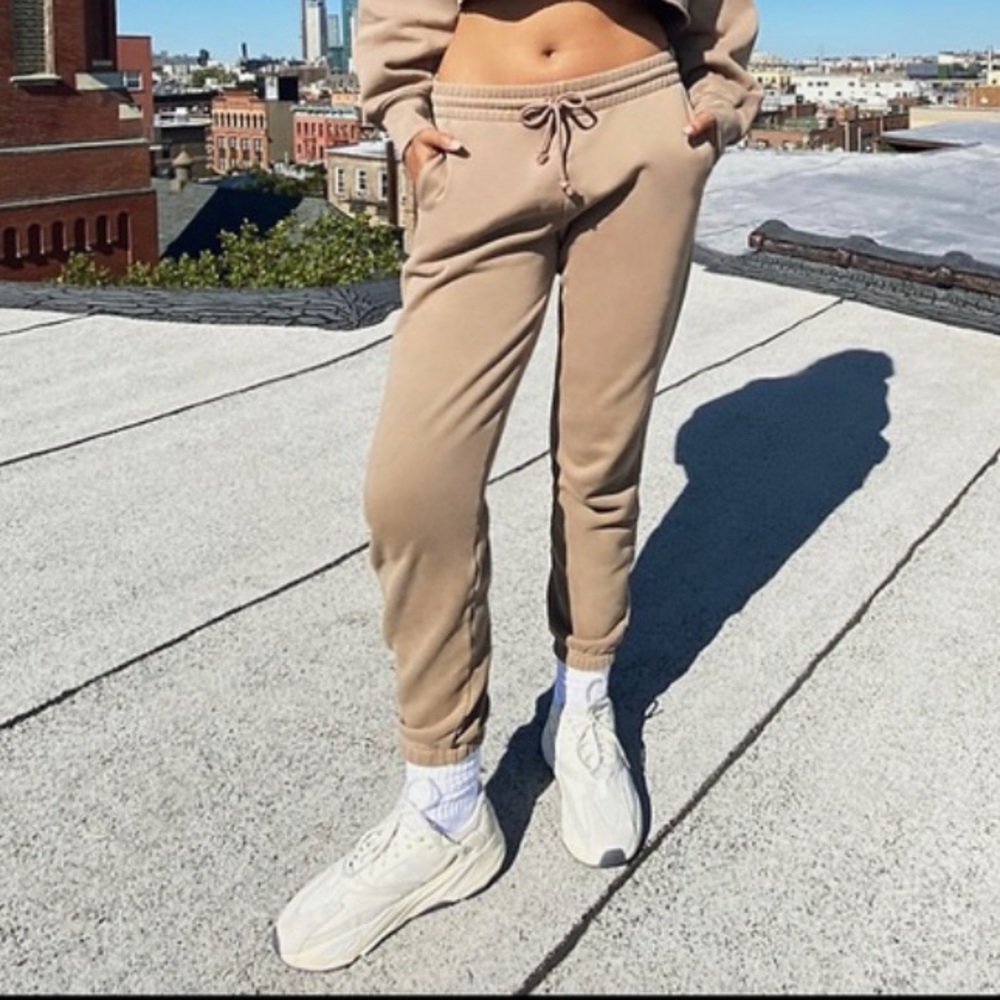Aritzia boyfriend sweatpants